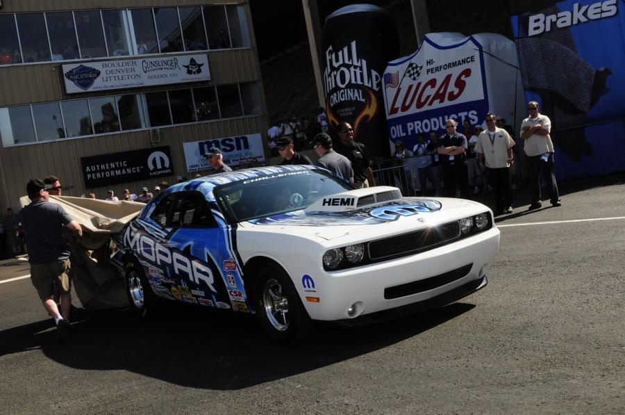  Dodge Challenger Drag Race Package by Mopar 2009 года  (фото 6 из 10)